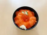 サーモンイクラ丼（熟成すし前田）
