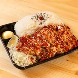 1キロヤンニョムチキン弁当（デカ盛り弁当 はるき 大通店【唐揚げ弁当屋】）