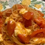 モッツァラレラ、トマト真っ赤な太陽のパスタ（シェフズキッチンオカシタ）