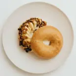 カカオバナナベーグル（YOGI GREEK ＆ ACAI 名古屋大須店）