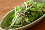 『サラダ』 ( 和風・シーザー・ゴマドレ ) ※必ず1つだけドレッシングをお選びください。(丼ぶり・唐揚げ専門店【まんまん】)