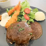 黒毛和牛ハンバーグ＆エビフライ（バスタカフェ）
