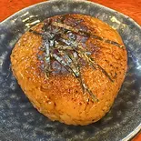 醤油香る焼きおにぎり（居酒屋 こむすび）