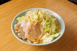 メガラーメン(醤油)（ラーメン三國家関内店）