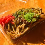 和牛スジ焼きそば（美や川）