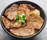 厚切り豚肩ロース丼（豚めし家 なんばパークス前店）