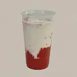 イチゴラテ Strawberry Latte（ホルモンうどん さくら）