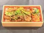 スパイシー鶏セセリ弁當（焼肉小町新川店）