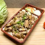 国産炭火鶏肉弁当大盛り（にくや）