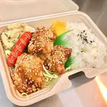 【スペシャル】甘辛だれ弁当（とり勝 鳥飼店 【九州産若鳥使用】）