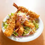 唐揚げ丼とエビフライ(2本)（エビフライが自慢の洋食屋 レストランクーポール 砧店）