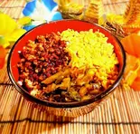 三色そぼろ丼(味噌ダレミンチ)(おばんざいときしめん鯱)