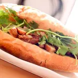 バインミー・焼肉 BÁNH MỲ THỊT NƯỚNG（ベトナム料理チェーサイン2号レストラン）