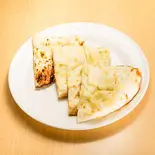 チーズナン（インディアンレストラン ハラルカーナカバブ）