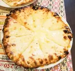 チーズナン Cheese Naan（ディープスリーカレー）
