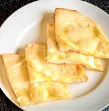 チーズナン CHEESE NAAN（インド料理シュプリームキッチンアンドバー）