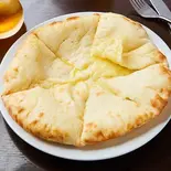 チーズナン Cheese Naan（インド料理サハラ谷保店）