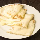 チーズナン Cheese Naan（アジアンインディアンレストラン ニューサラティー ASIAN INDIAN RESTAURANT NEW SARATHI）