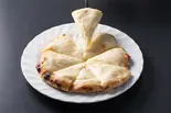 チーズナン (Cheese Naan)(LION OF INDIA)