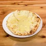 チーズナン/Cheese Nan（サムジャナ キッチン＆バー）
