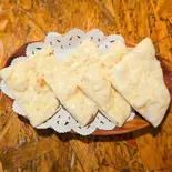 チーズナン（横川印度酒場 ピーナカーナ）