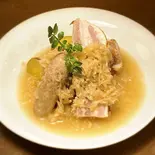 アルザス風シュークルート（ビストロ サントロワ）