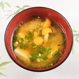 サイド:なめこ汁（西早稲田『おにぎり屋かわしま』）