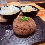 特選黒毛和牛ハンバーグ弁当(Lサイズ200g)※大盛ライス・サラダつき（花より、ハンバーグ。本店）
