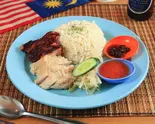 海南チキンライスハーフ＆ハーフ(蒸し＆焼き) Malaysian Chicken Rice Half ＆ Half (Steamed ＆ Pan-Fried)（マレーシア屋台料理 ちりばり 五反田本店）