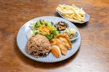 日替りノンベジ弁当ポテトセット(日替りノンベジ弁当とポテトのセット)（シロクマ食堂）