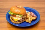 スペシャルチーズバーガー(ポテト付)（手作りハンバーガーのお店 ISLET）