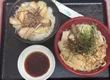 Aセット(粗油油そば+チャーシュ丼)（きりちゃんの油そば）