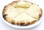 チーズナン Cheese Naan（インドカレー＆アジアンダイニングLAXMI KITCHEN）