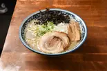 背脂煮干しラーメン（麺屋音 北千住本店）