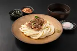 (冷)黒毛和牛の極太おうどん～温玉のせ～（黒毛和牛のおうどん 讃岐屋 新宿歌舞伎町店）