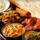 2種類のカレーセット 2 types of curry set（アジアン料理 CARDAMOM 本店）