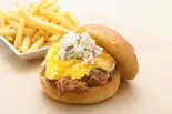 エッグプルドポークサンドイッチ Egg Pulled Pork Sandwich(トヨダチーズステーキ)