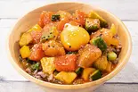 19.サーモンとホタテの韓国風ユッケポキ（十五穀米のヘルシーポキ丼の店 Poke Poke 天下茶屋店）