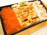 生いくら・ずわい蟹・穴子の三色丼（鮨 向）