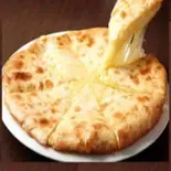 チーズナン（Sagun Indian Restaurant ＆ Bar）