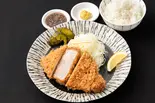 【ご飯またはキャベツ大盛り無料!】ロースとんかつ弁当(嬉嬉豚とんかつ『君に、揚げる。』池袋本店)