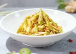 泡椒小笋 青唐辛子と漬け筍の和え（稲湘湖南料理）