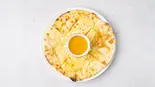 ハニーチーズナン - Honey Cheese Naan（パプリカ）