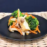 厚揚げと野菜のにんにく味噌炒め（おにぎる）
