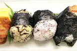 おむすび3個セット(紅鮭・ひじき・ゆかり) 3RiceBallSet (RedSalmon / HijikiSeaweed / PurpleShiso)（Omusubi Teshima）