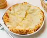 Cheese naan チーズナン（DEEP KITCHEN）