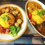 チキンとキーマ2種あいがけカレー（TOWA）