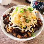 二郎系にんにく焼肉丼（にんにく焼肉チャッカ）