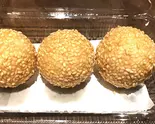 点心2種(桃マン、ゴマ団子)（餃子酒場 神田二号店(南口店)）