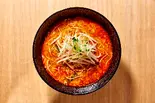 世界一の激辛。辛麺⚠︎新世界（元祖トマトラーメンと元祖豆乳ラーメン 三味(333) 博多駅東店）